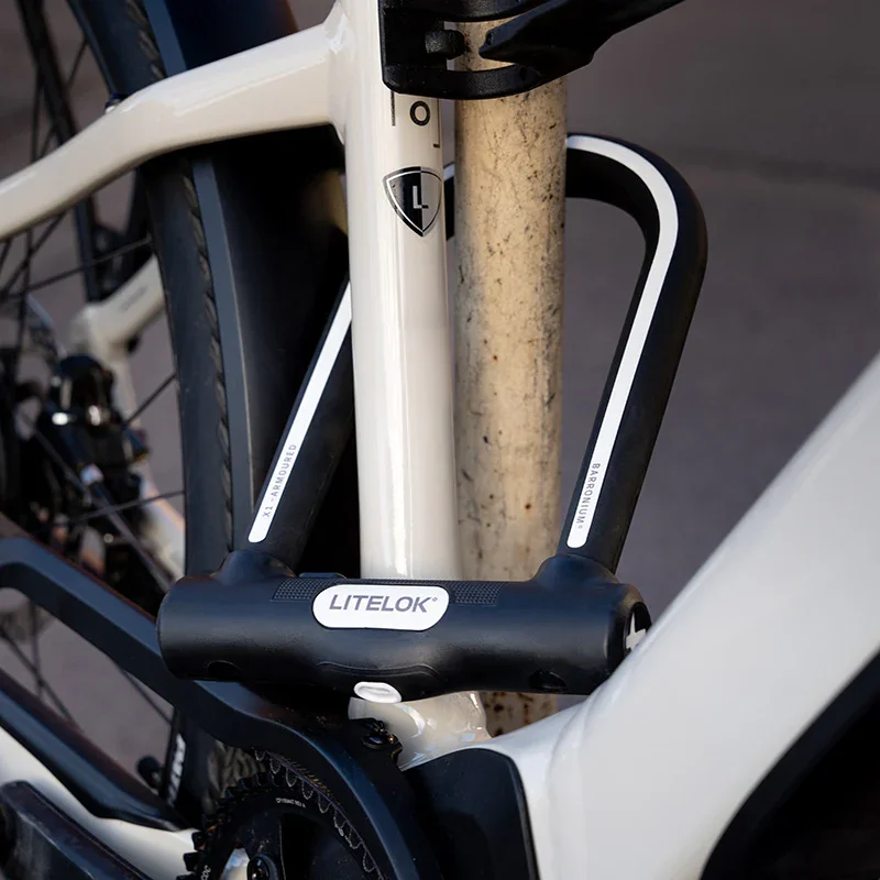 Litelok X1 locked through bike frame and post in use