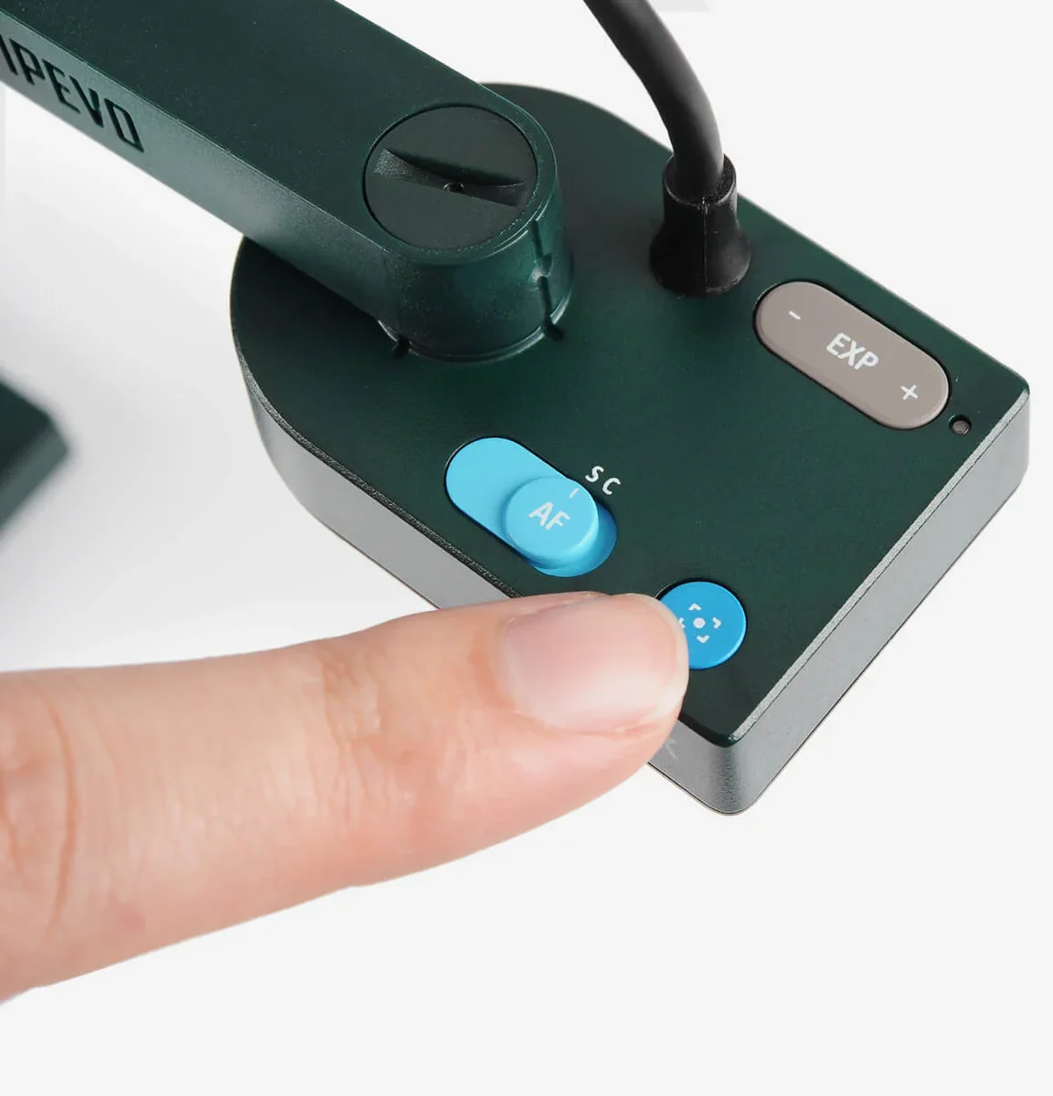 IPEVO V4K close-up of autofocus and exposure control buttons