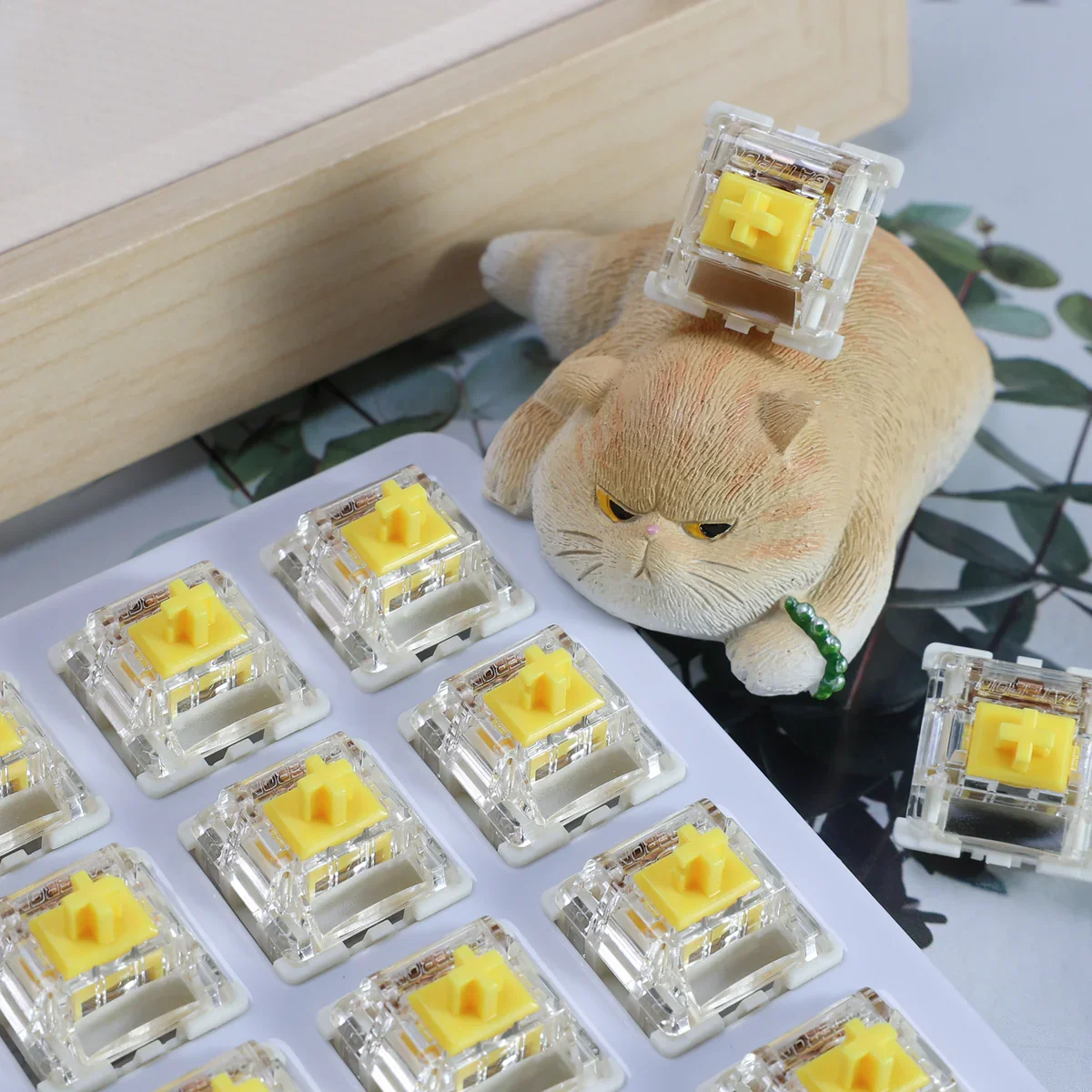 Gateron G Pro Yellow switches group shot showing yellow stems and clear housings