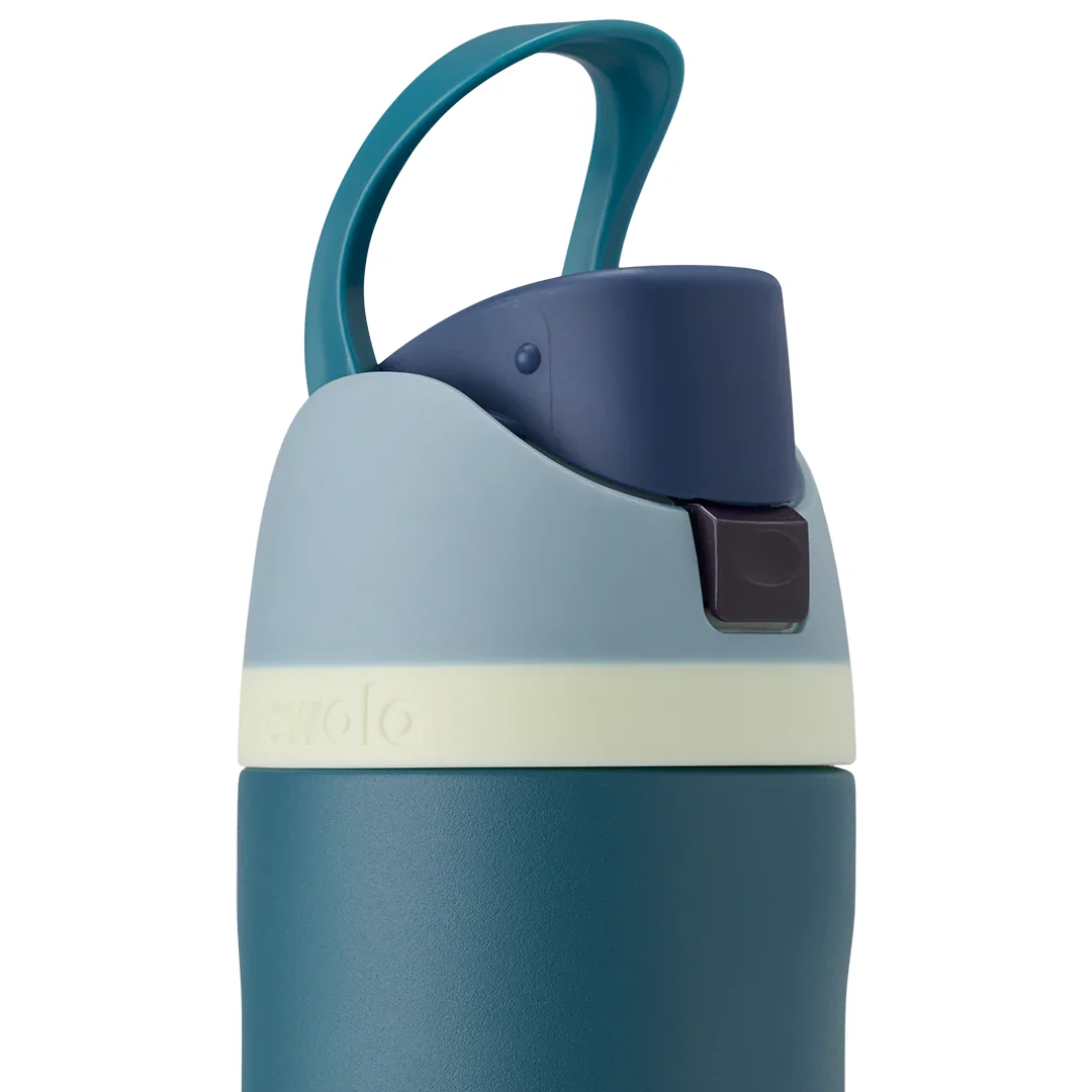 Owala FreeSip 24 oz carry loop handle close-up